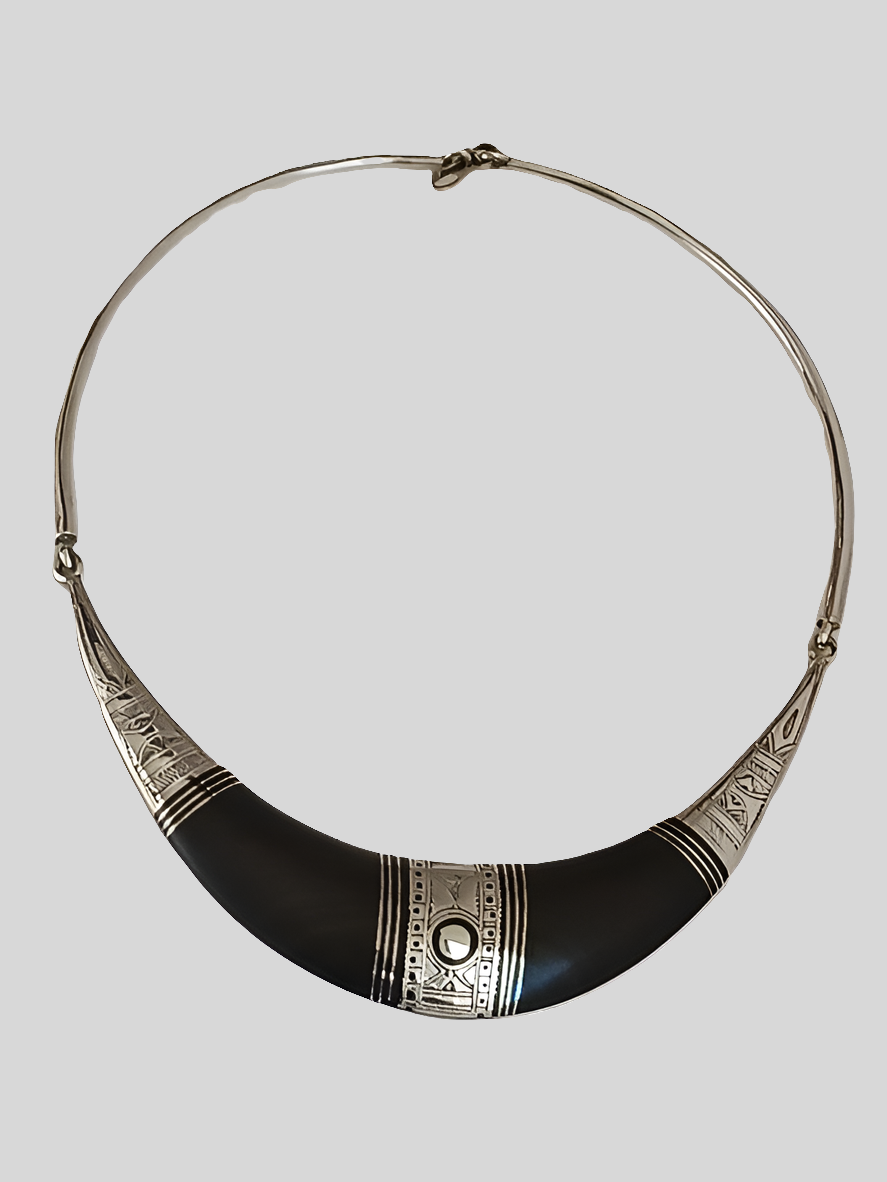 Collier touareg en argent et bois d'ébène