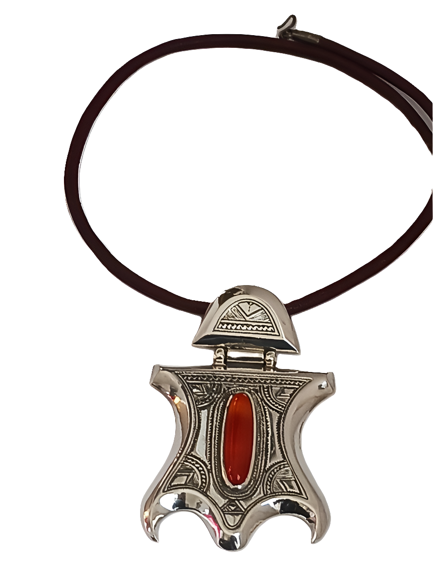 Tuareg necklace in silver and agate stone