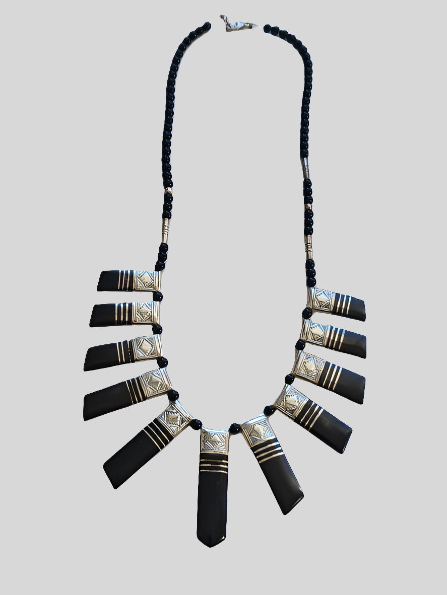 Collier touareg en argent et bois d'ébène