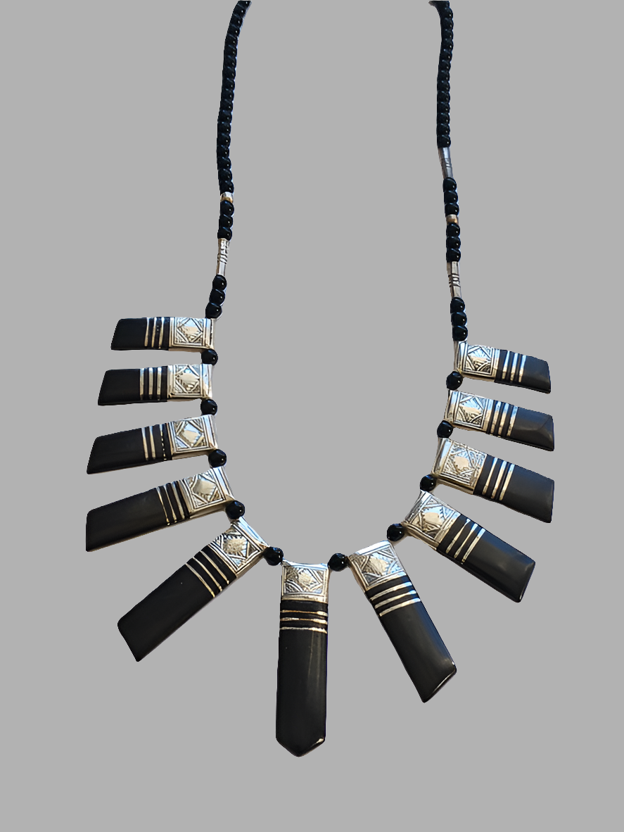 Collier touareg en argent et bois d'ébène