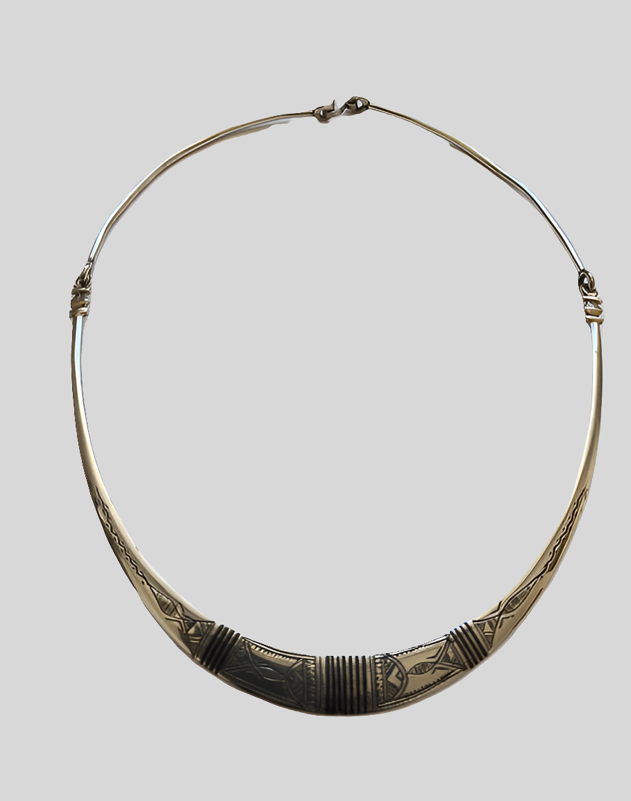 Tuareg necklace in chiseled metal