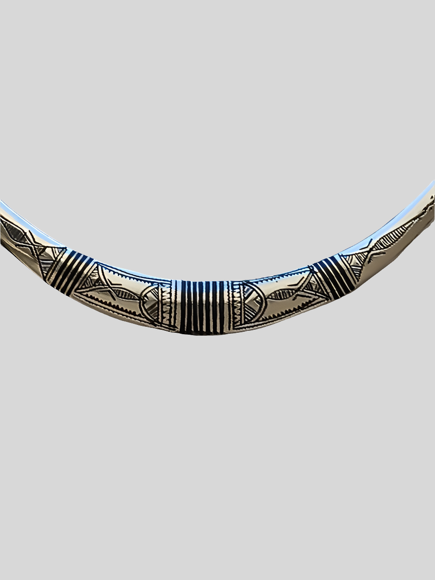 Tuareg necklace in chiseled metal