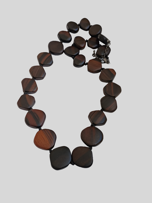 Collier en bois