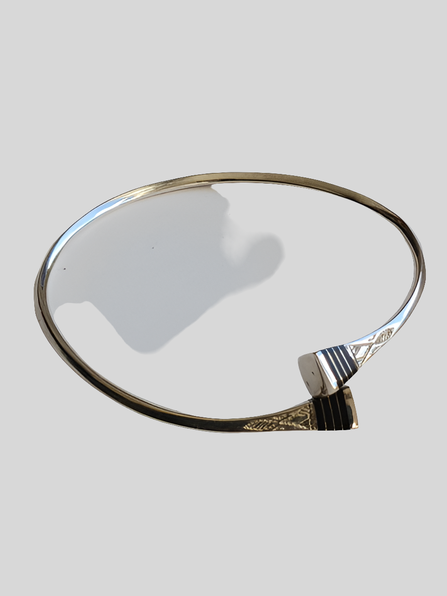 Bracelet touareg en argent ciselé et bois d'ébène
