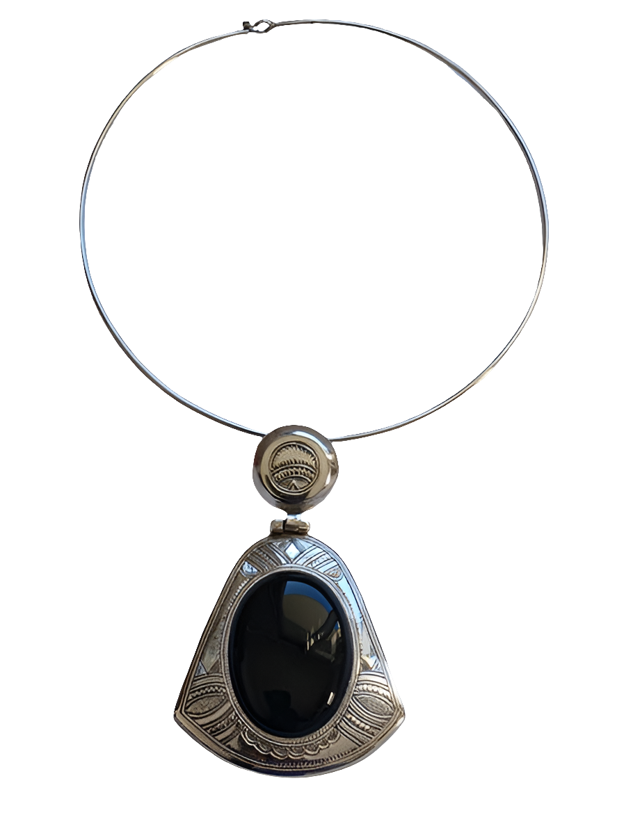 Tuareg necklace in silver and agate stone