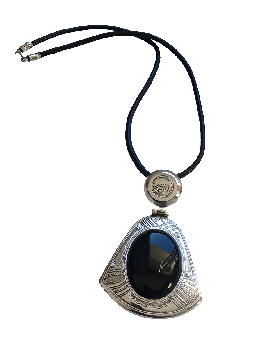 Tuareg necklace in silver and agate stone