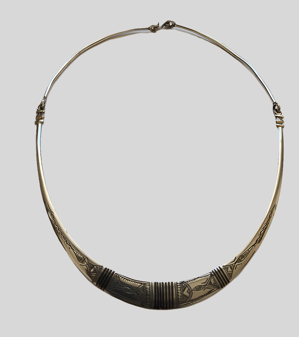 Tuareg necklace in chiseled metal