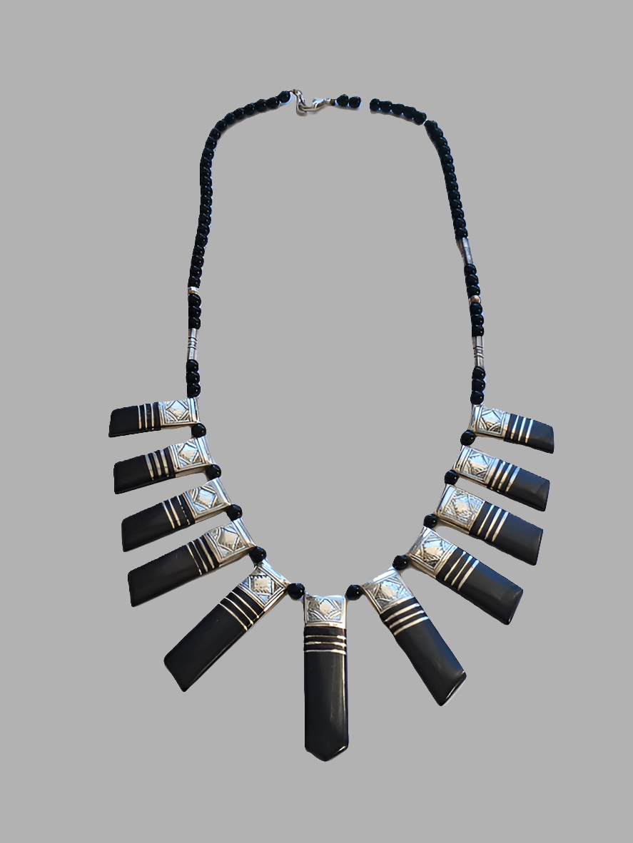 Collier touareg en argent et bois d'ébène