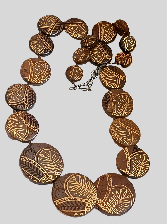 Collier en bois