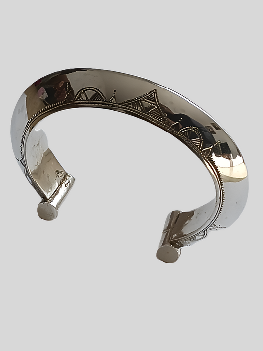 Bracelet touareg en argent ciselé
