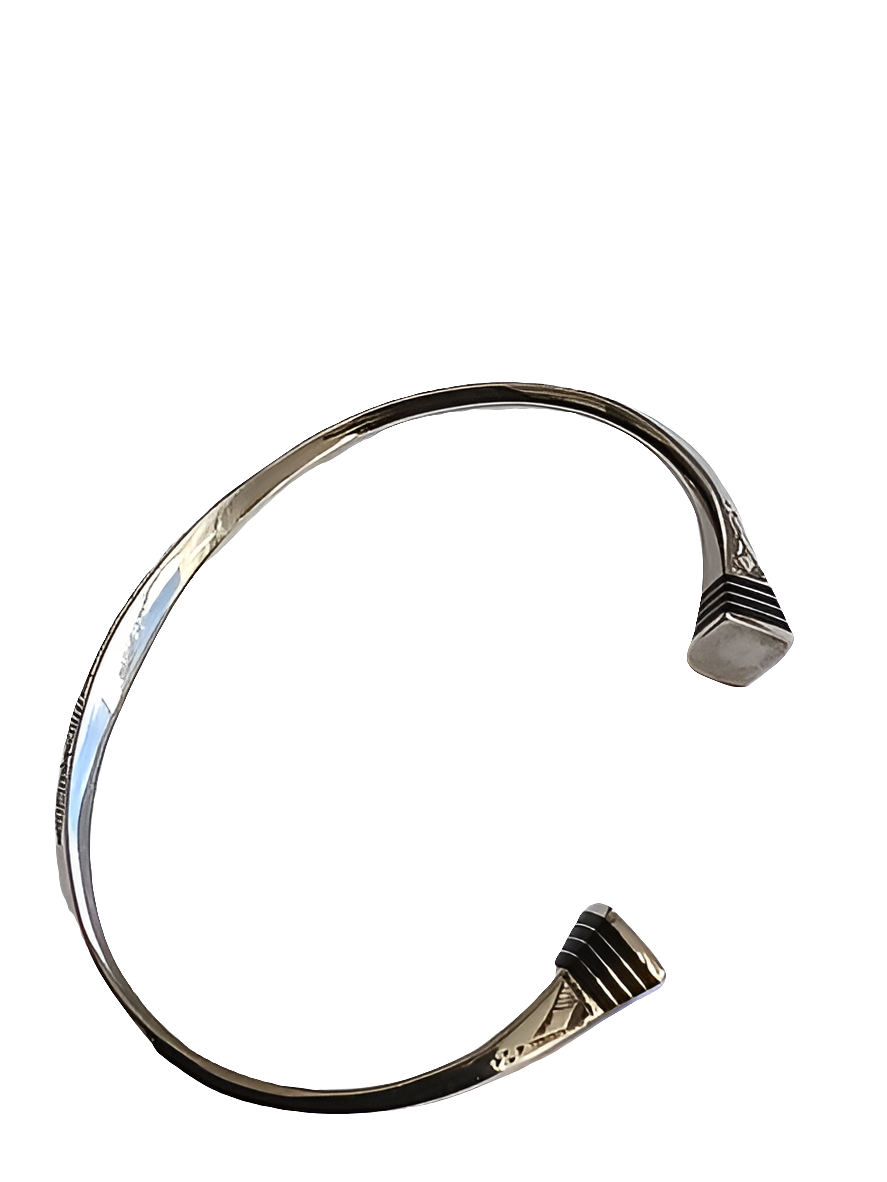 Bracelet touareg en argent ciselé et bois d'ébène