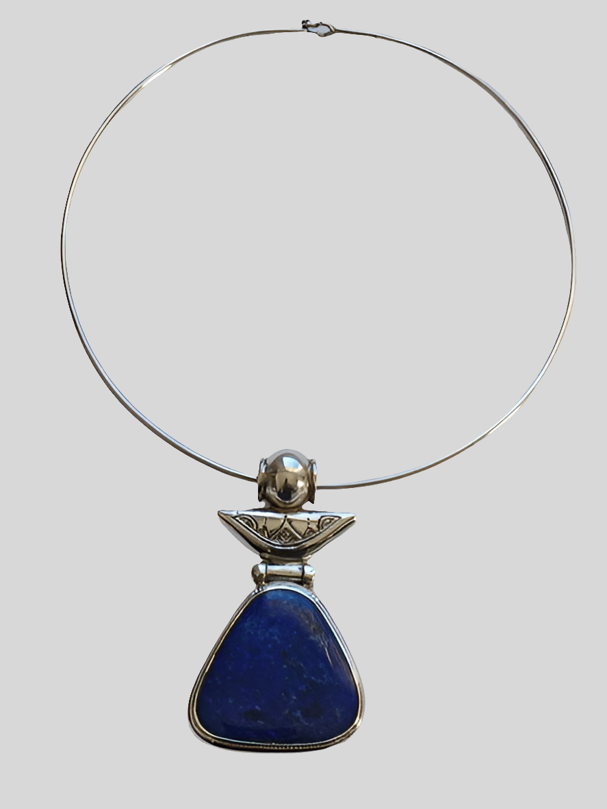Collier touareg en argent et pierre lapis lazuli