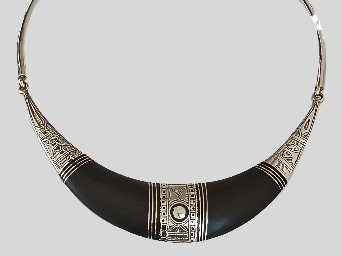 Collier touareg en argent et bois d'ébène