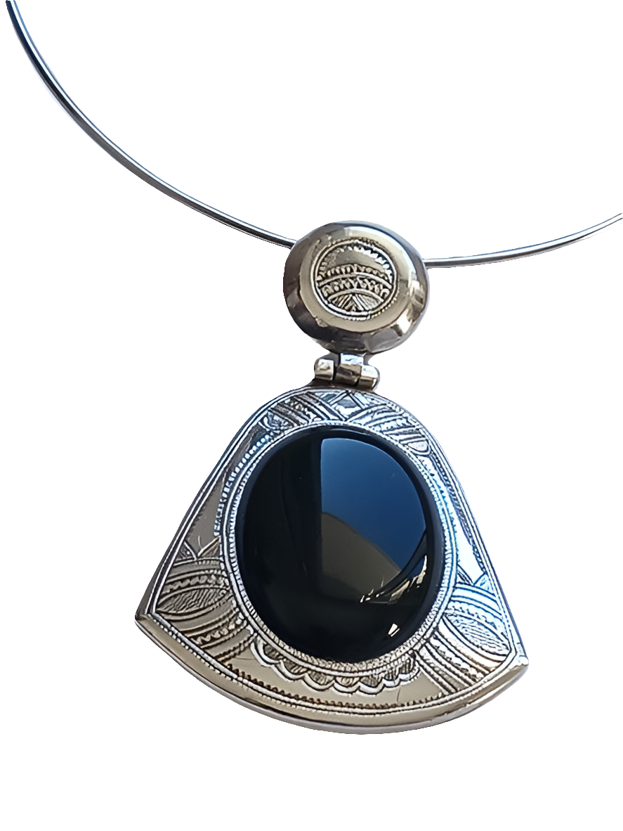 Tuareg necklace in silver and agate stone