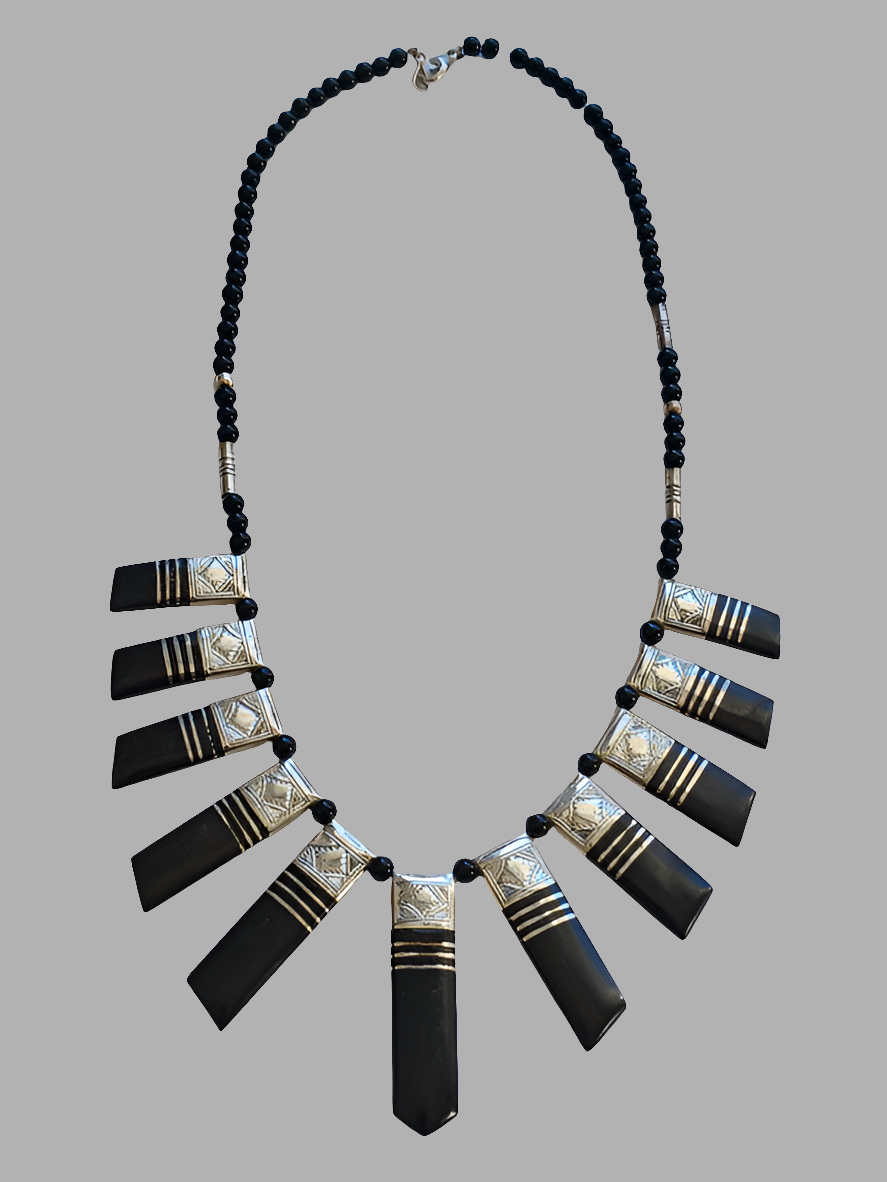 Collier touareg en argent et bois d'ébène