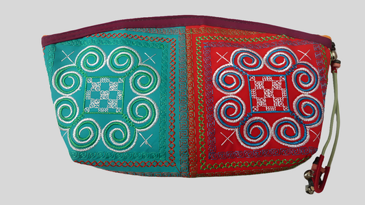 Pochette en tissu brodée