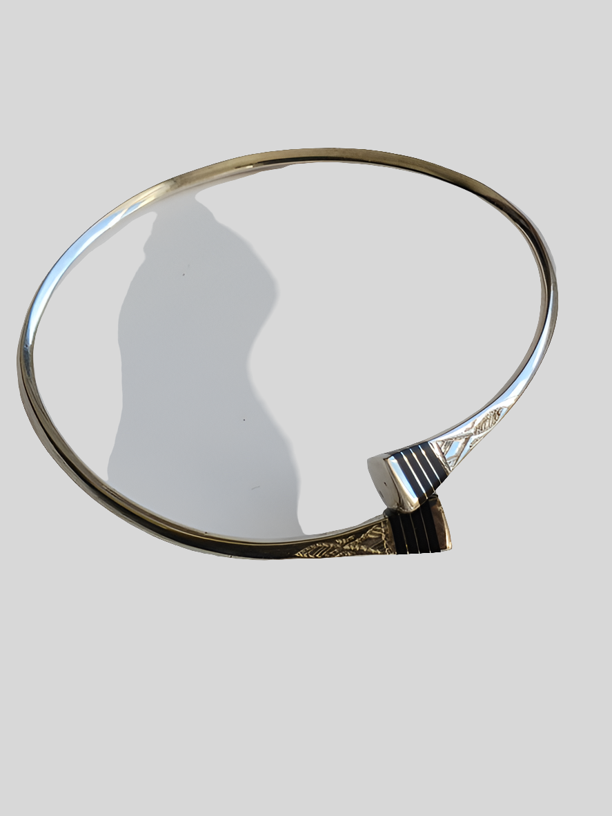 Bracelet touareg en argent ciselé et bois d'ébène